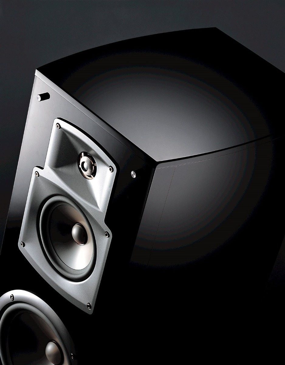 Yamaha NS-777 bass-reflex tower speaker system